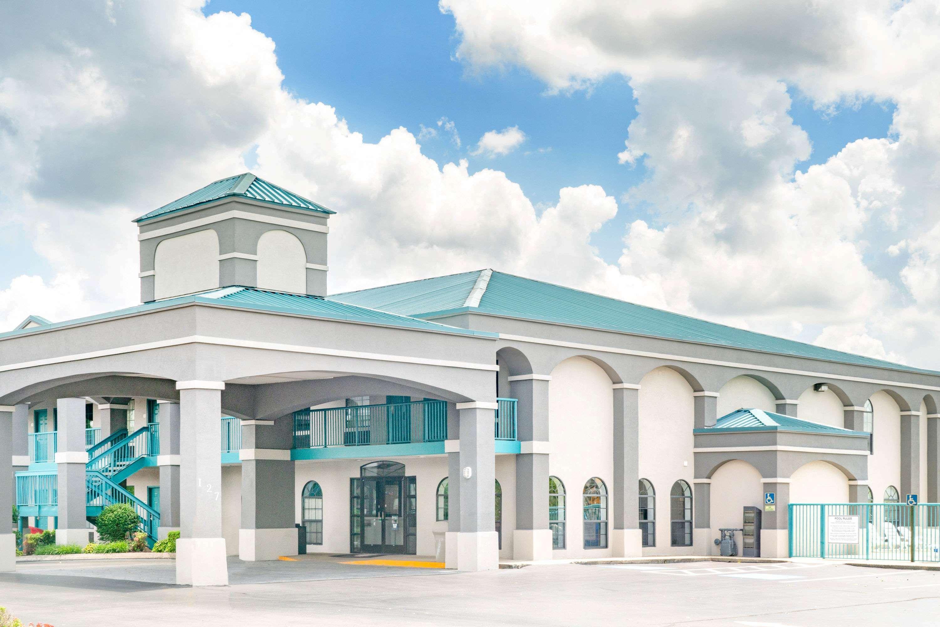 Super 8 By Wyndham Murfreesboro Dış mekan fotoğraf
